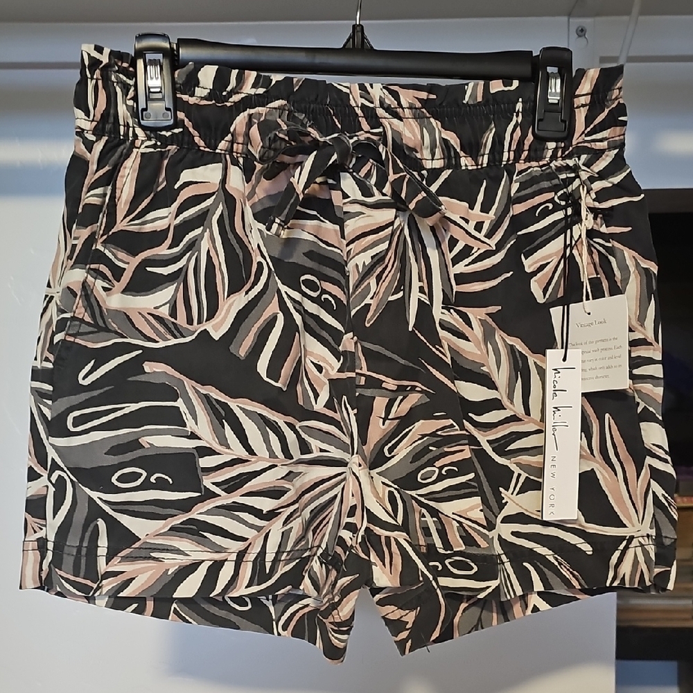 Nicole Miller High Waist Black and Cream Shorts